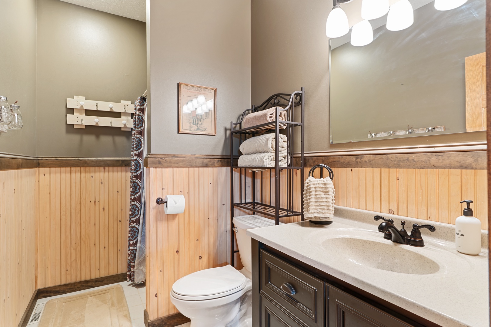 Main floor bath with walk in shower
