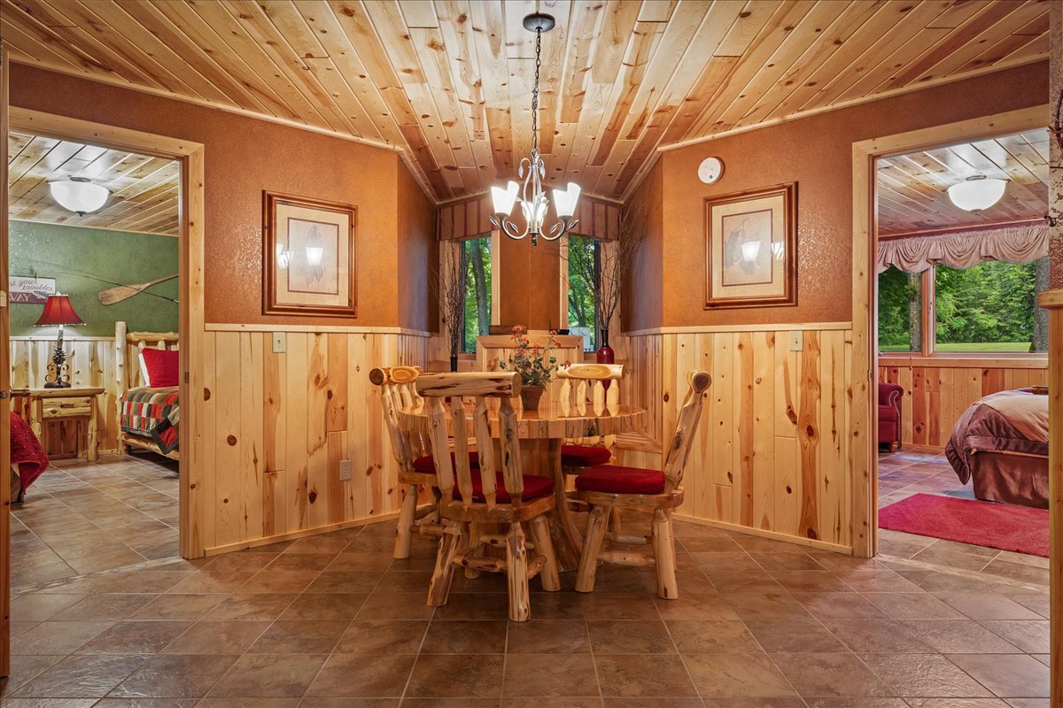 LL Game/Dining Table
