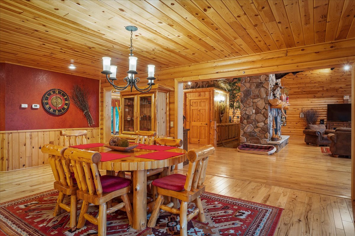 Dining - Main Floor