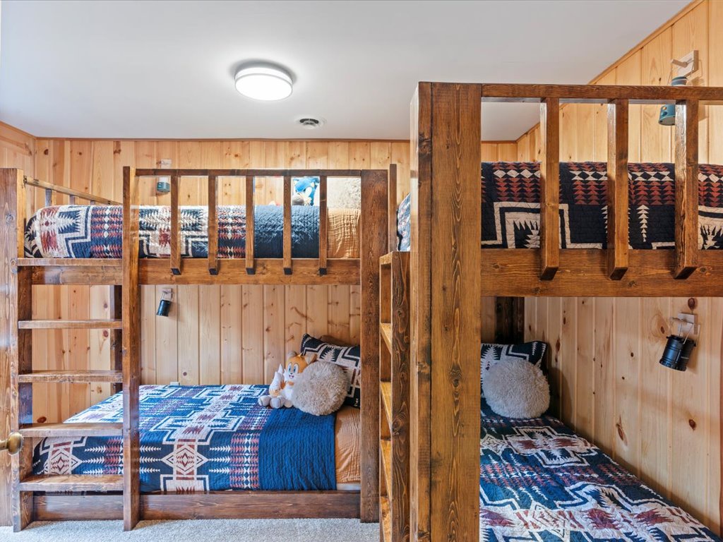 Bunk room (4 twins)  in Lower level