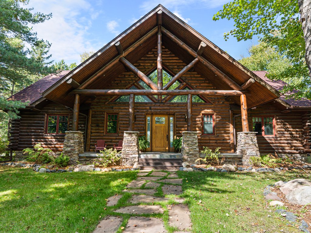 Welcome to the Lodge at Wolf Trail