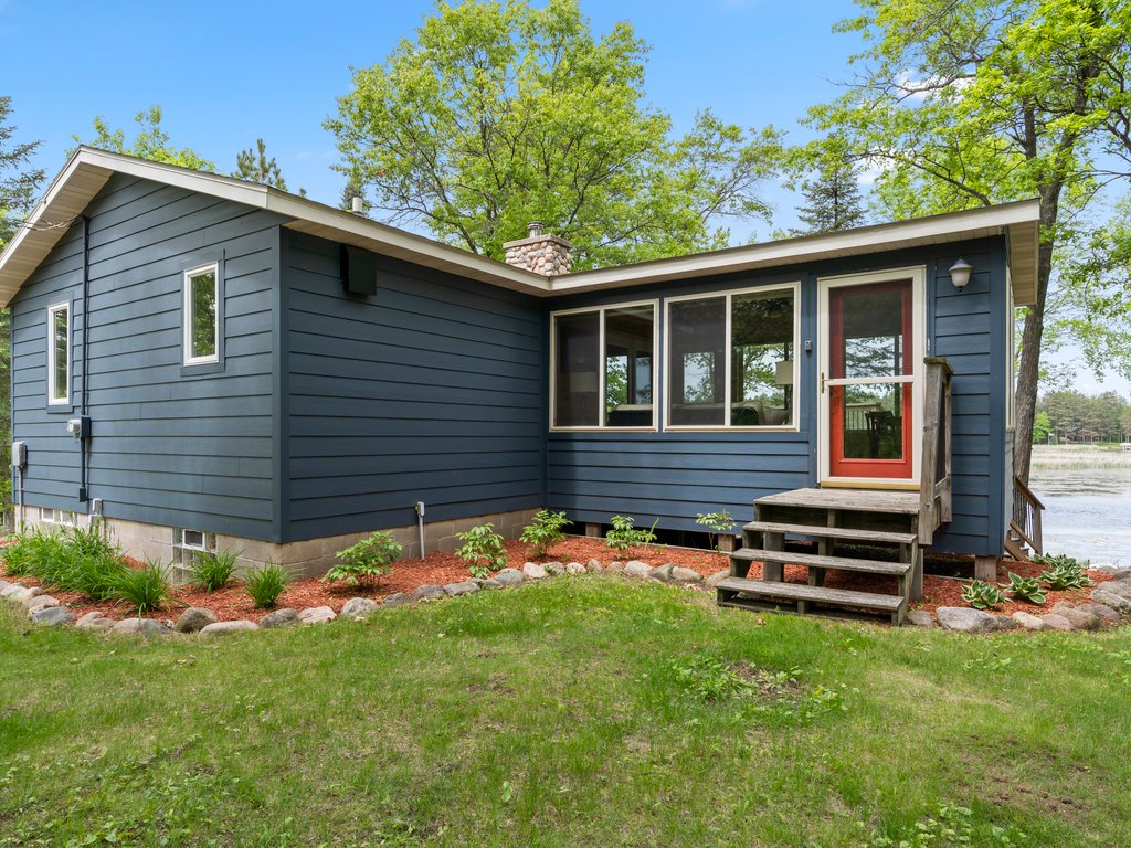 Front Entry into 3 season porch