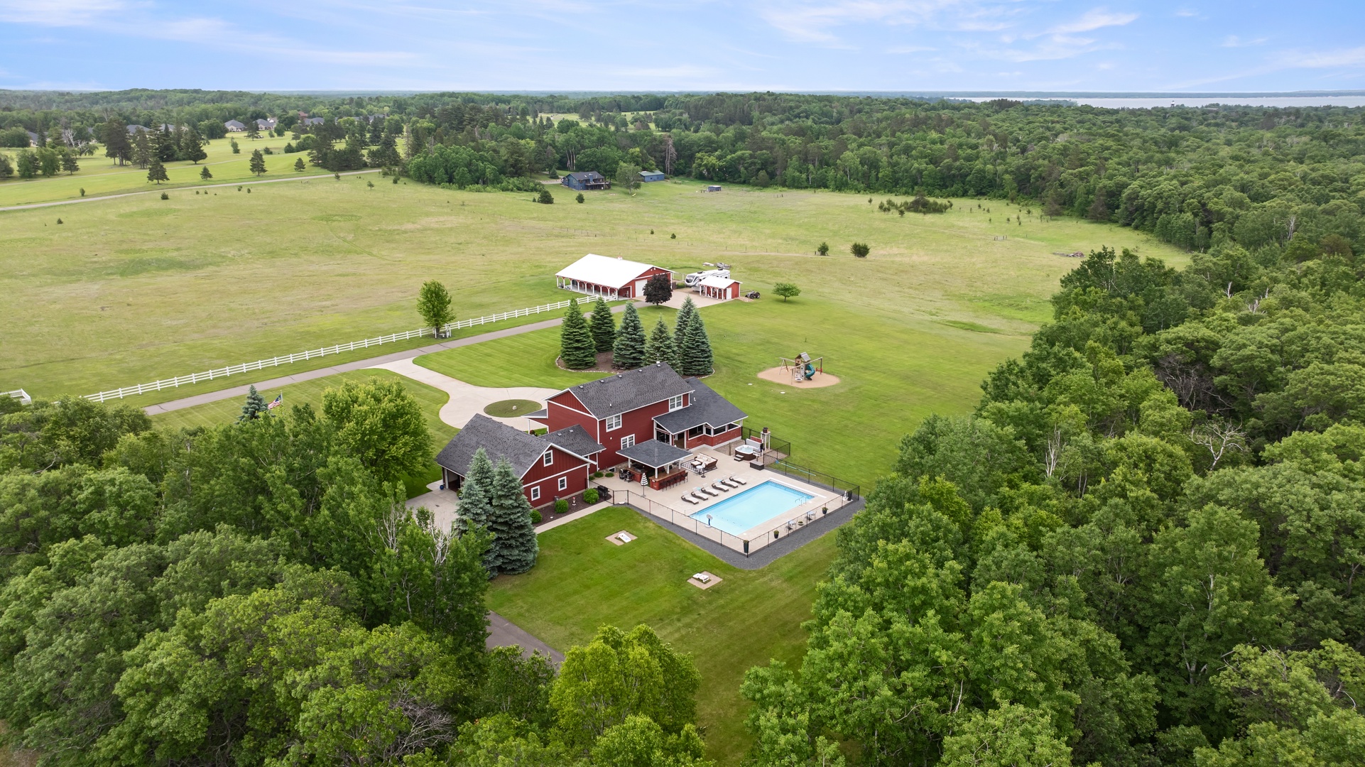 Fresh Open Air, 20 acres with wooded walking trails on property