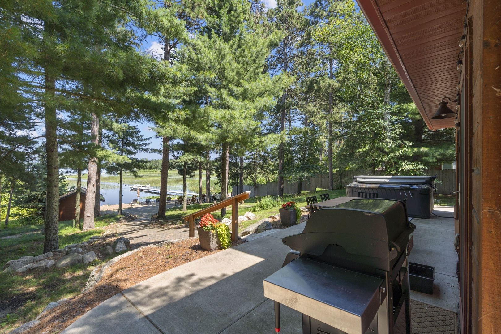 Back Patio: Grill + Hot tub