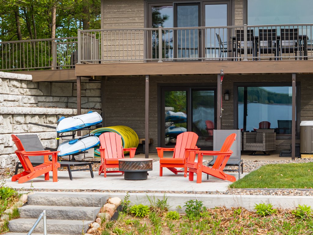 Firepit, Kayaks and More to enjoy