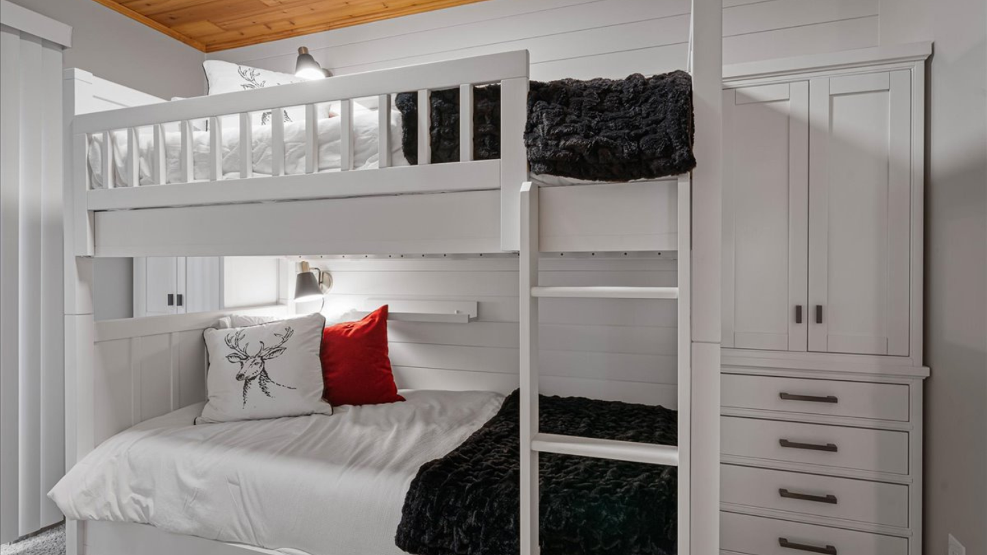 Main level bunkbed room