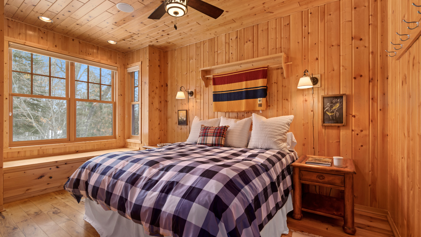 Main Floor Bedroom - King Bed 2