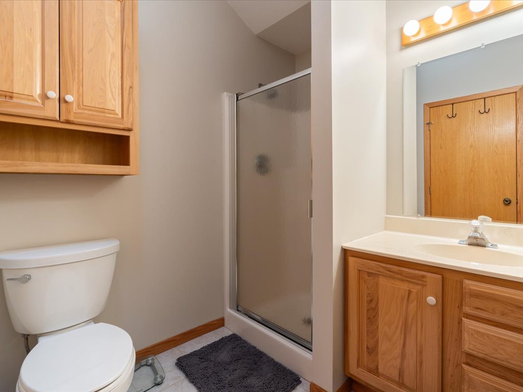 3/4 bath in Guest Cabin