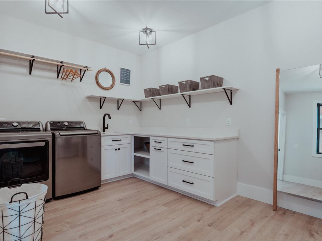 Main level laundry room