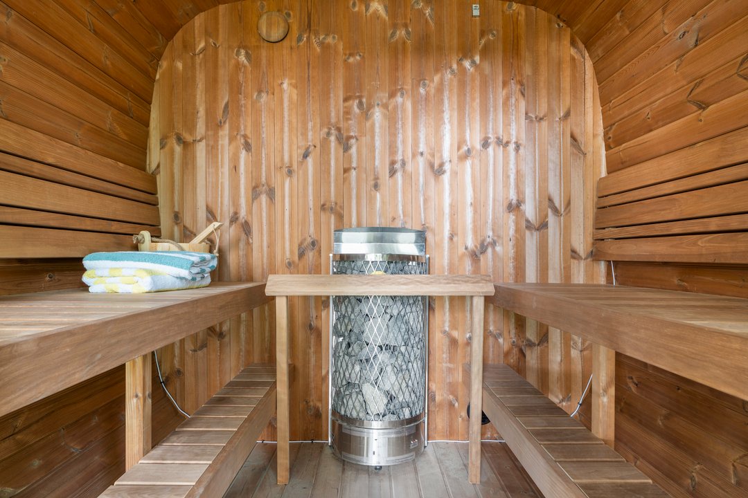 Sauna comfortably fit six people