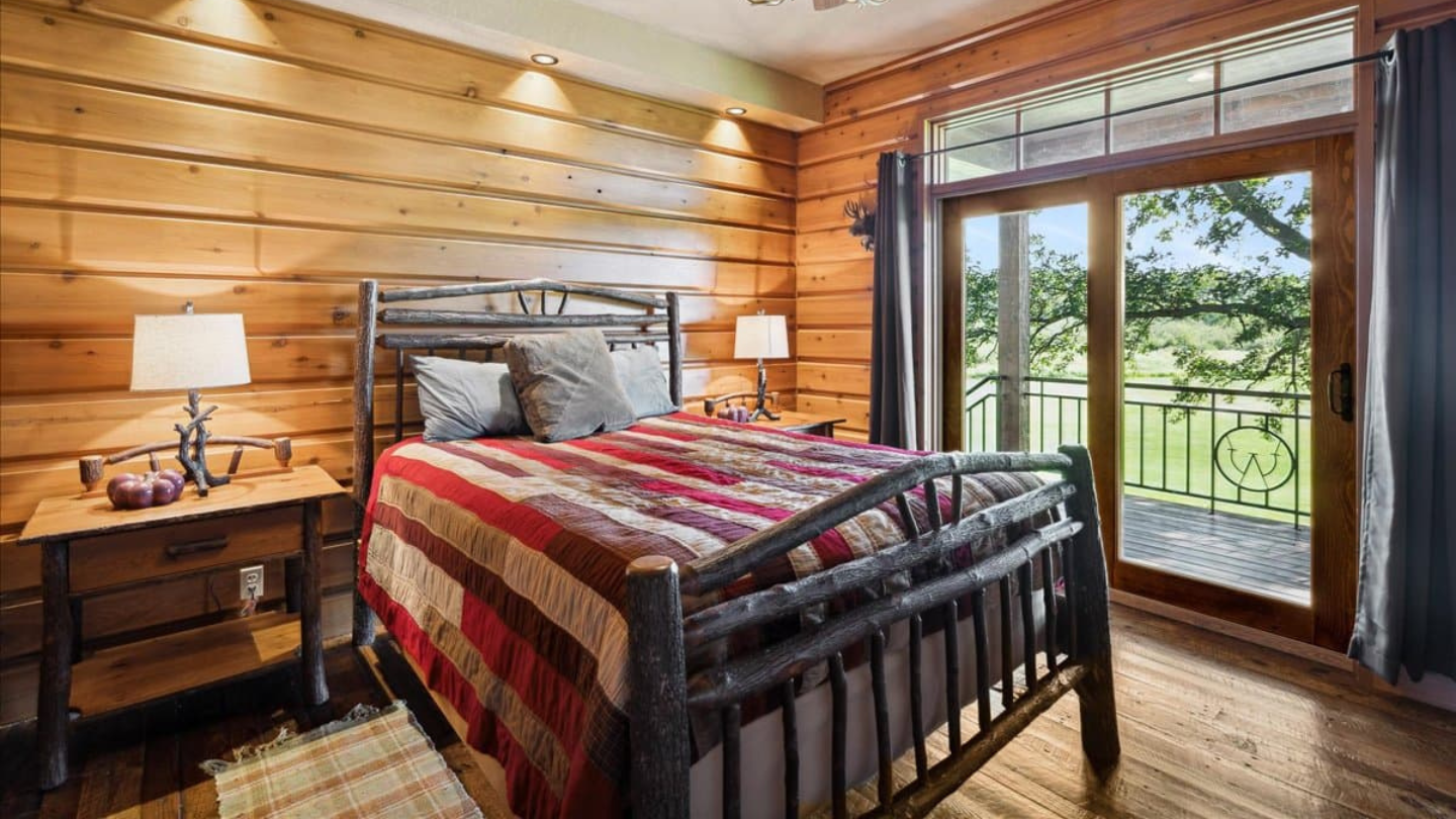 Bedroom - guest cottage