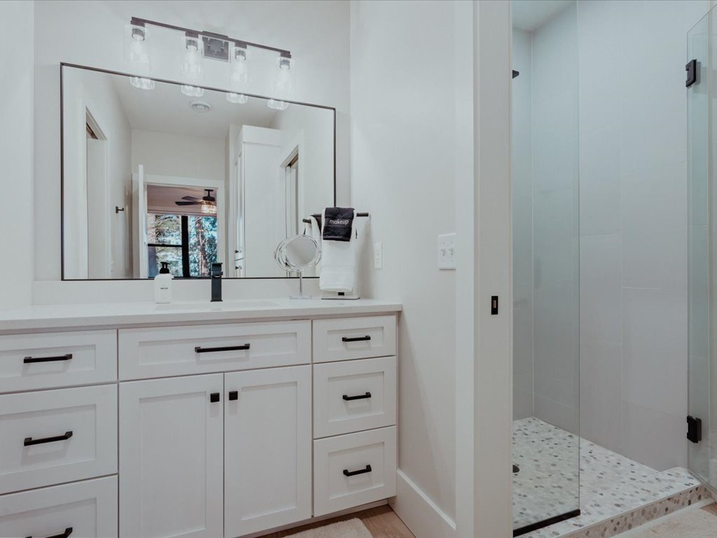 Shared Ensuite in lower level