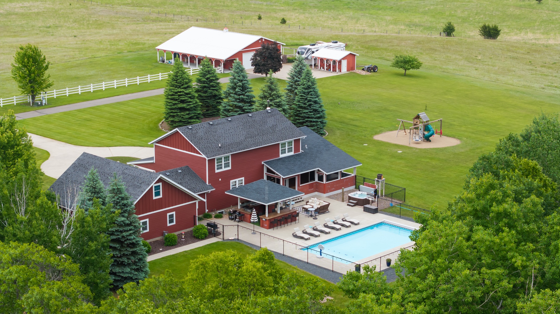 Hilltop Retreat is waiting to Welcome You!