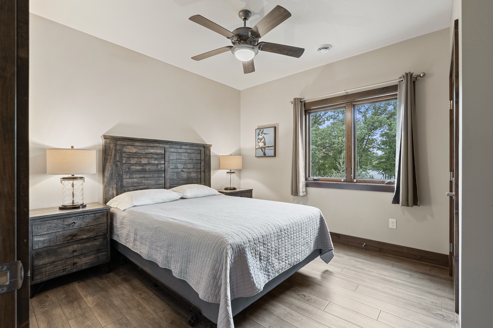 Main Floor- Queen - Ensuite