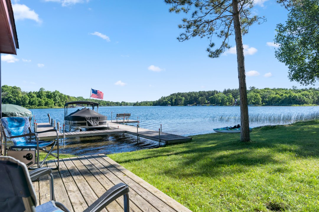 Serene surrounding to lakeside living.