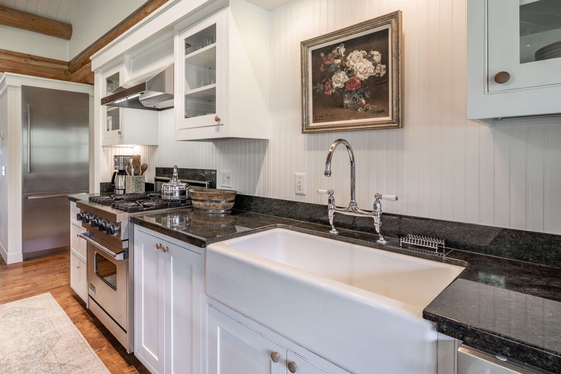 04-fish-creek-retreat-kitchen-farmhouse-sink