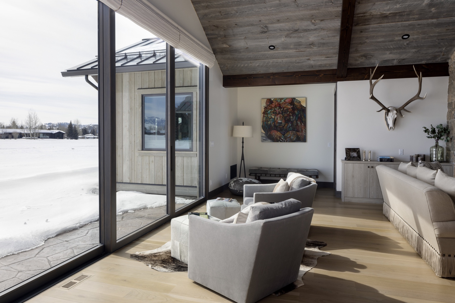 11-mountain-serenity-living-deck-access