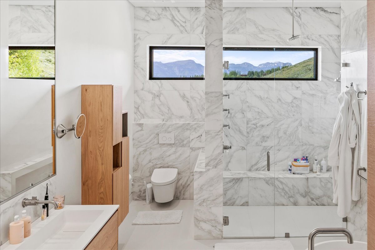 067-505 W Saddle Butte Way-48