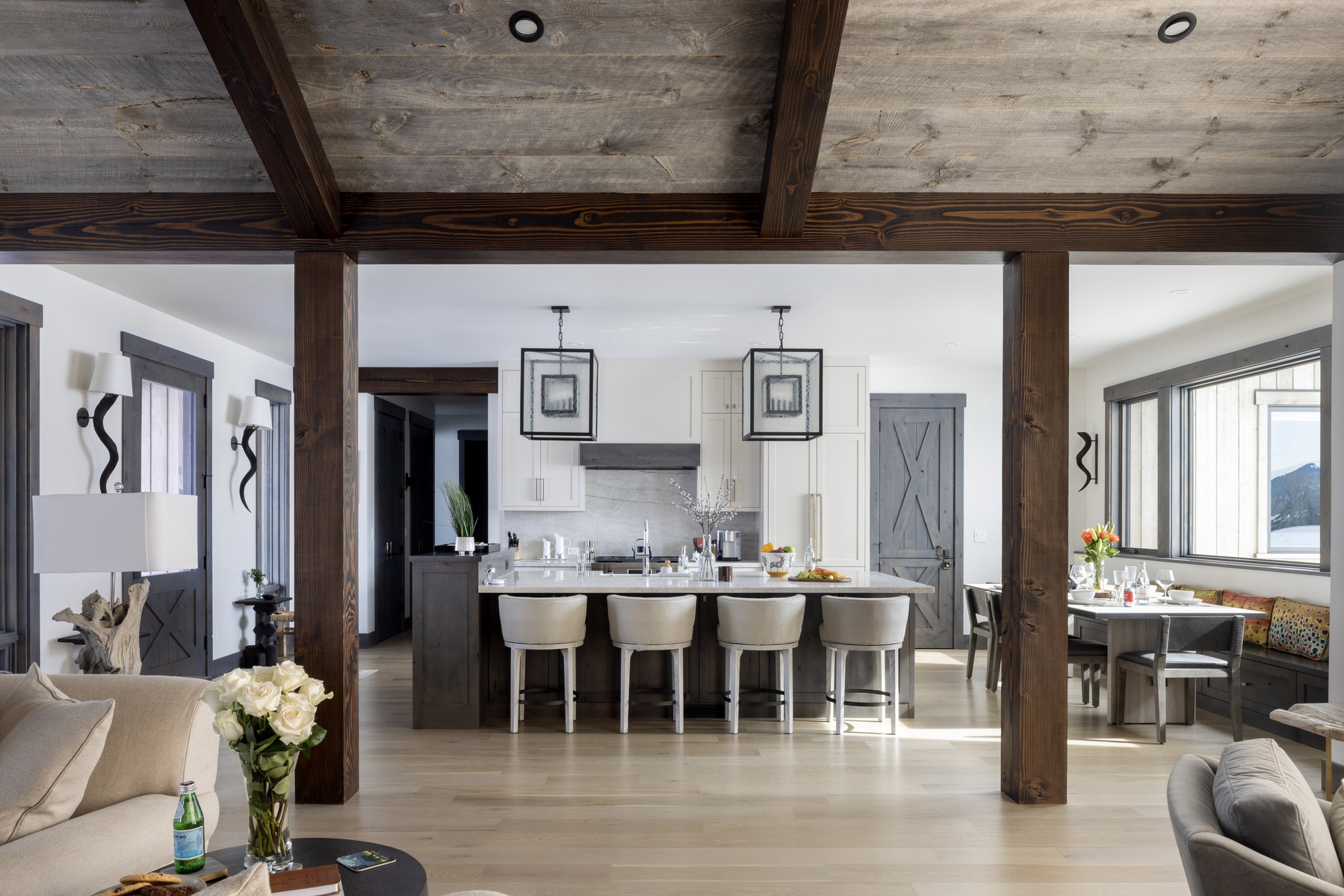 01-mountain-serenity-kitchen-dining