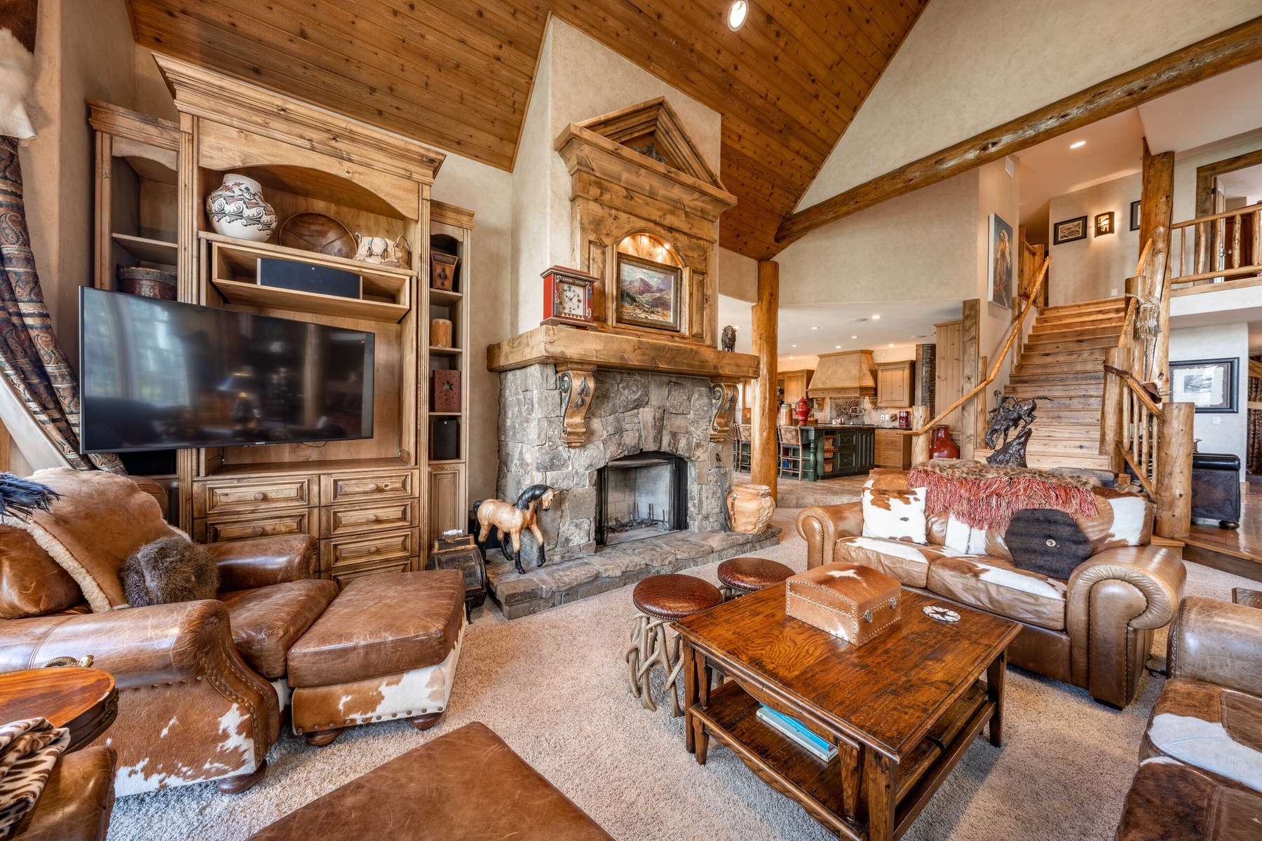 02-shoshone-lodge-living-tv