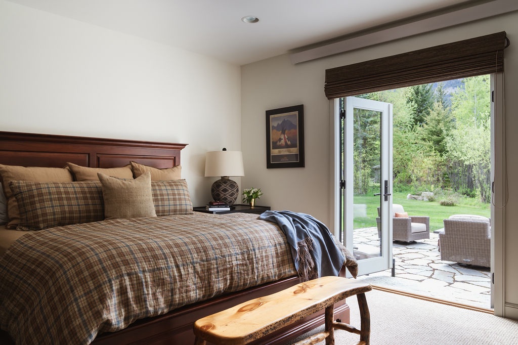 10-arrowleaf-lodge-guest-bedroom-3