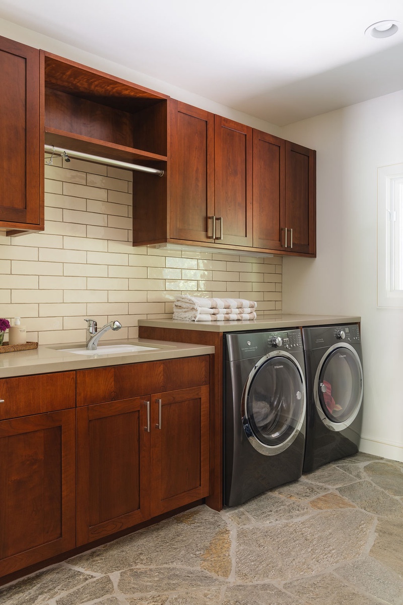 16-arrowleaf-lodge-laundry-room