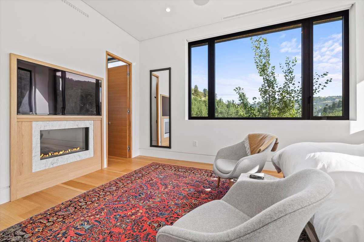 062-505 W Saddle Butte Way-53