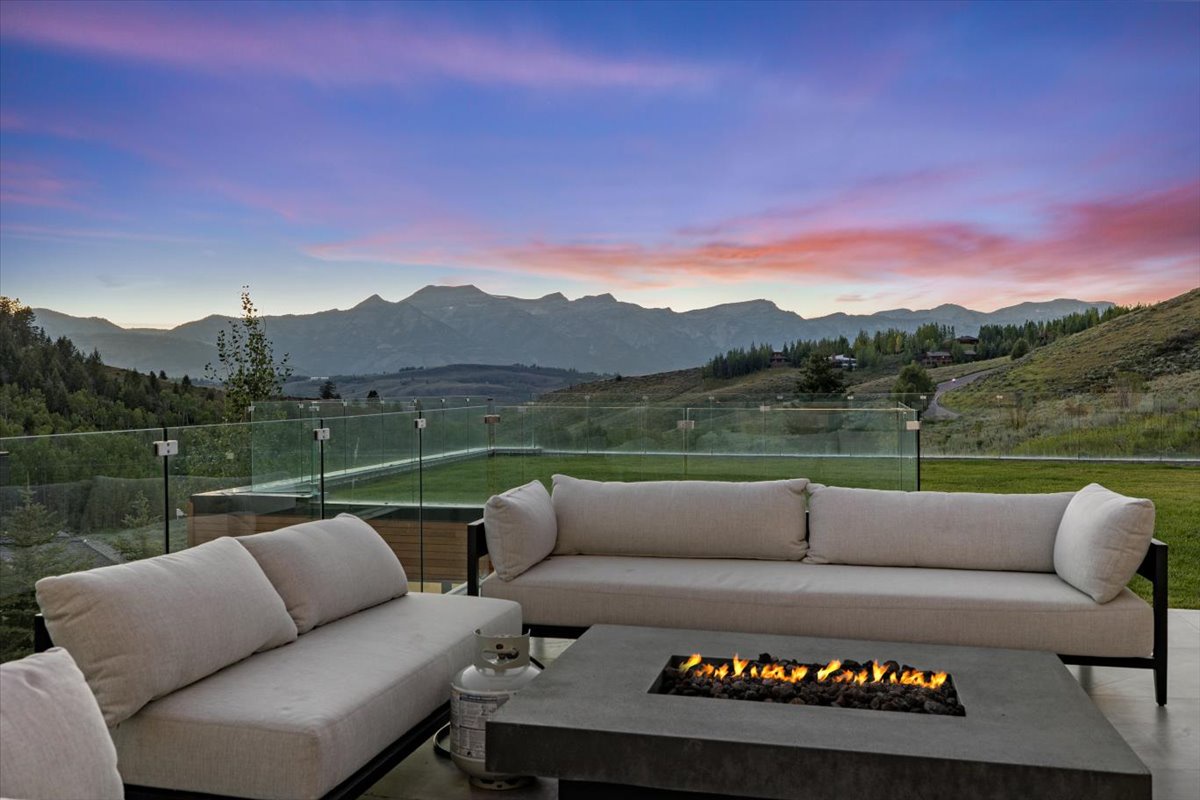 53-Panda Ranch (Twilights)-3