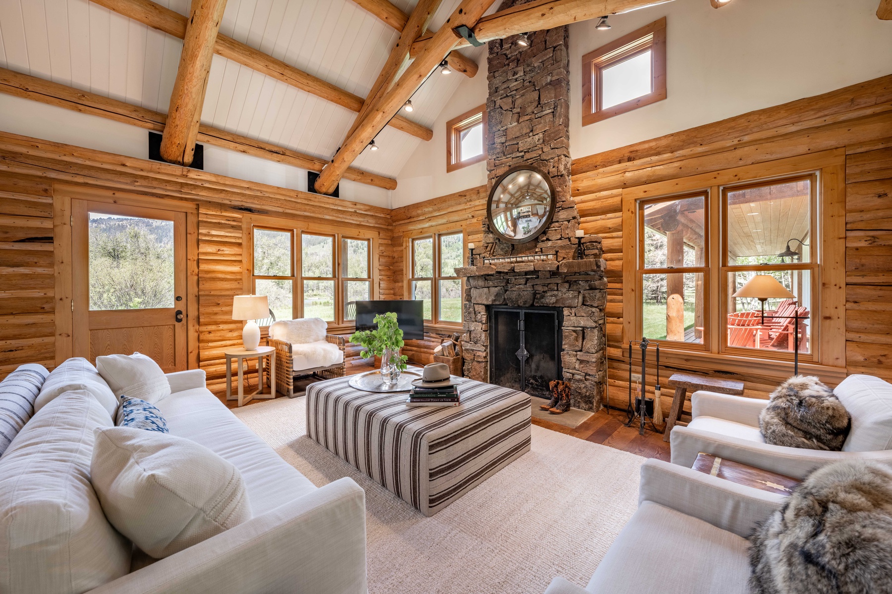 07-fish-creek-retreat-great-room-fireplace