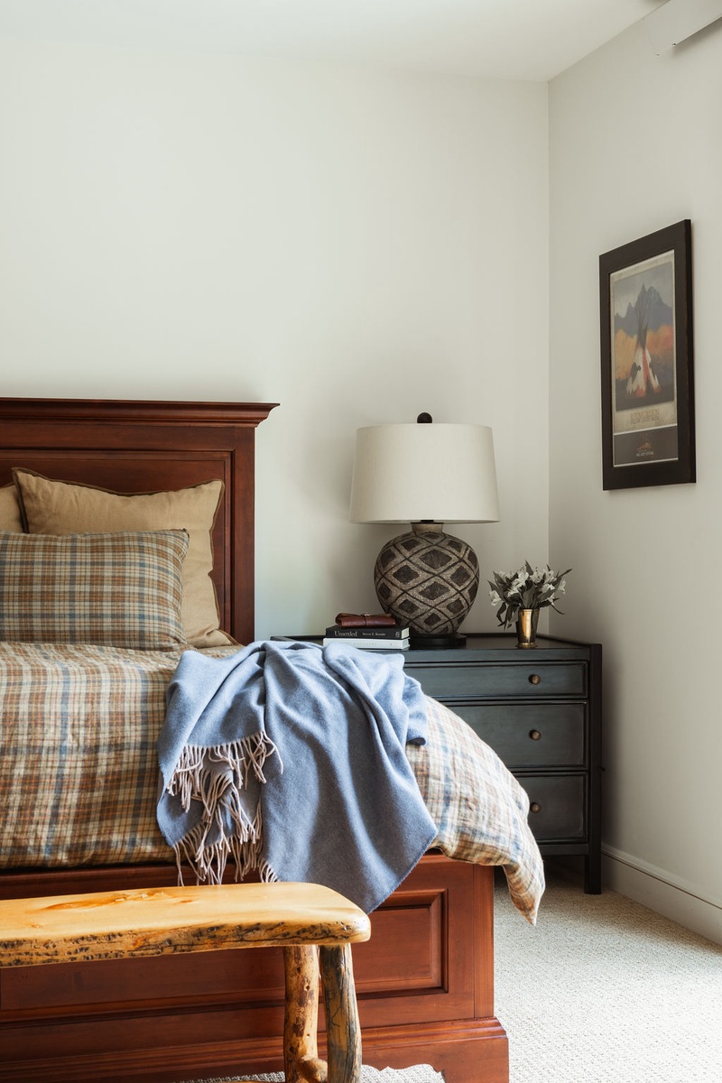 11-arrowleaf-lodge-guest-bedroom-4