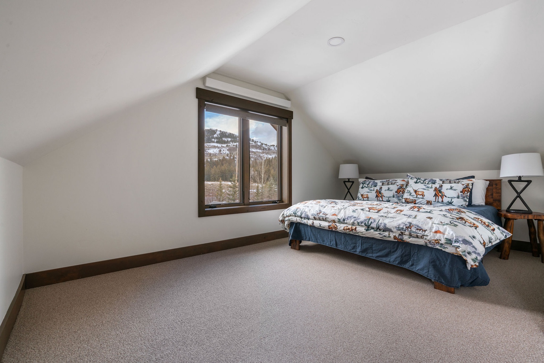 15-the-cottonwoods-overlook-bed