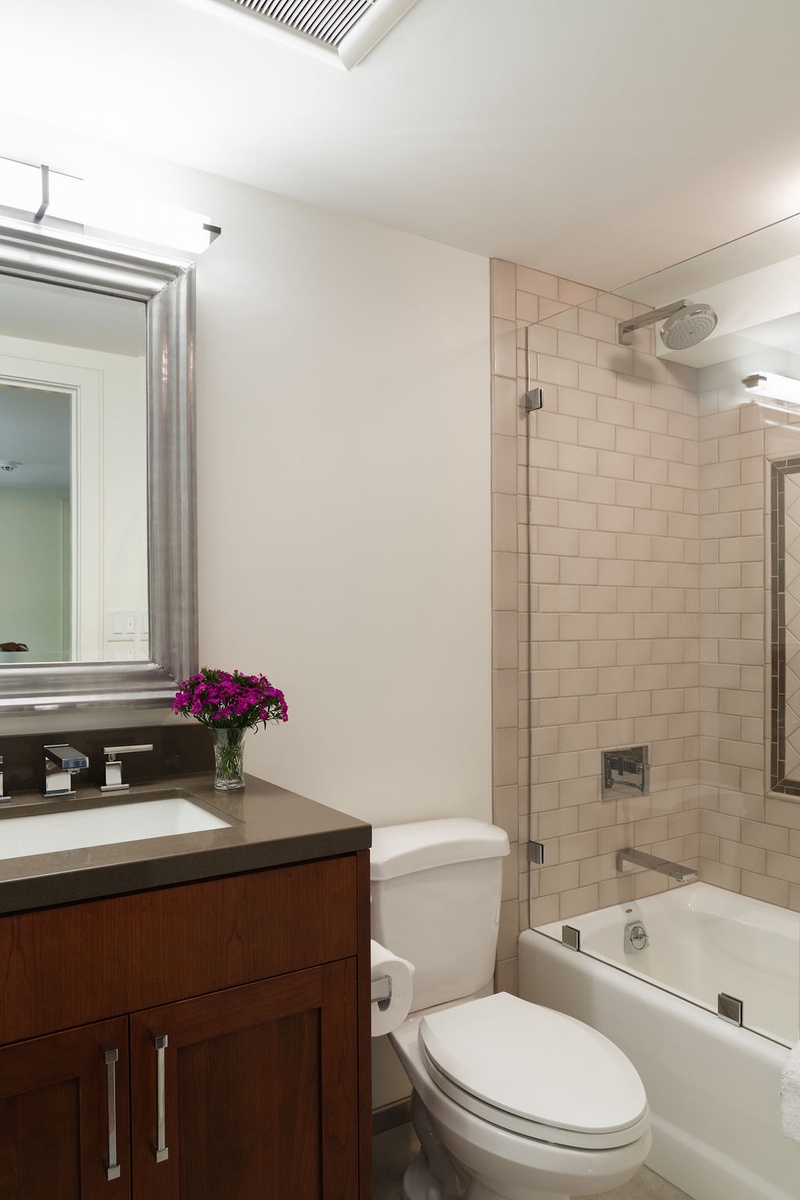 16-arrowleaf-lodge-guest-bathroom
