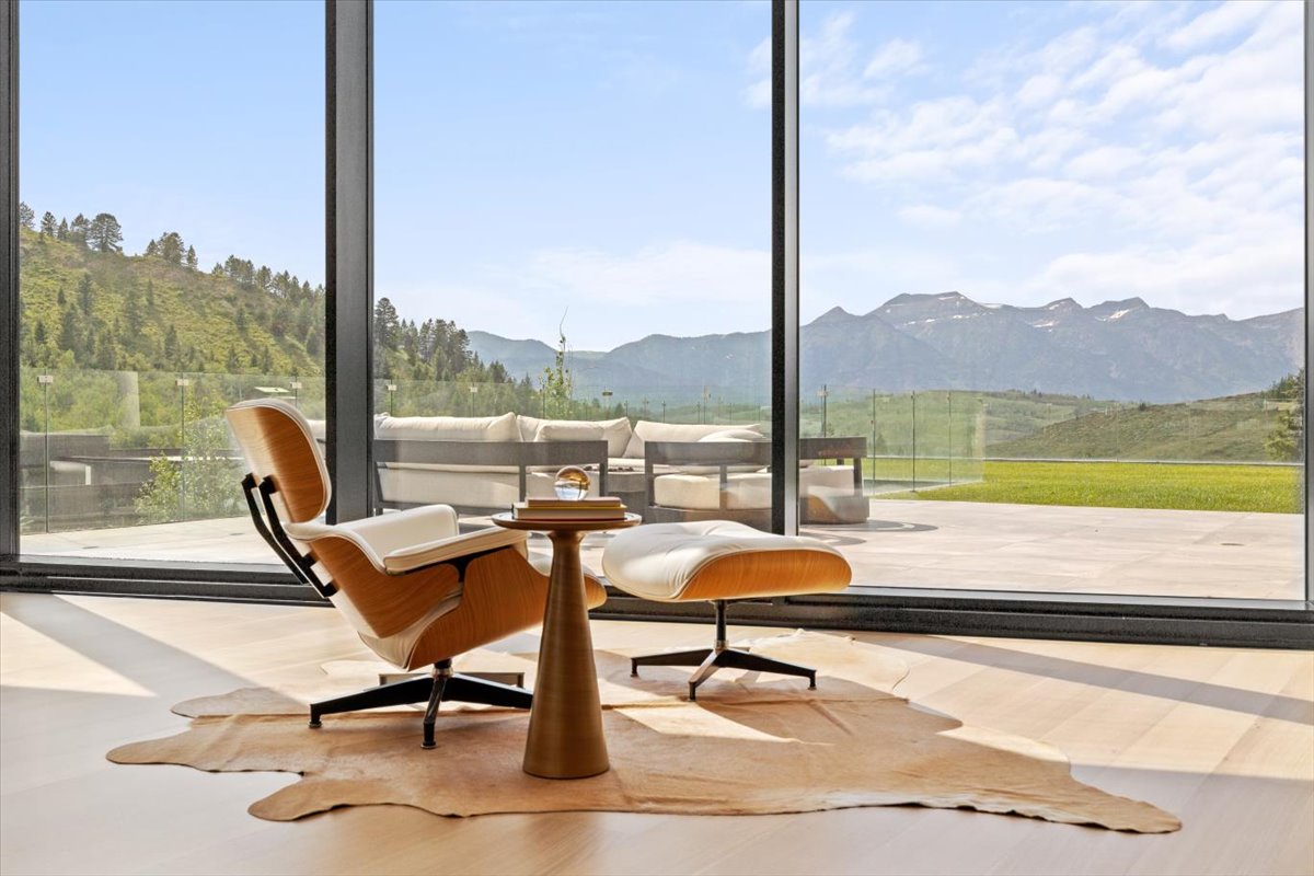 089-505 W Saddle Butte Way-26