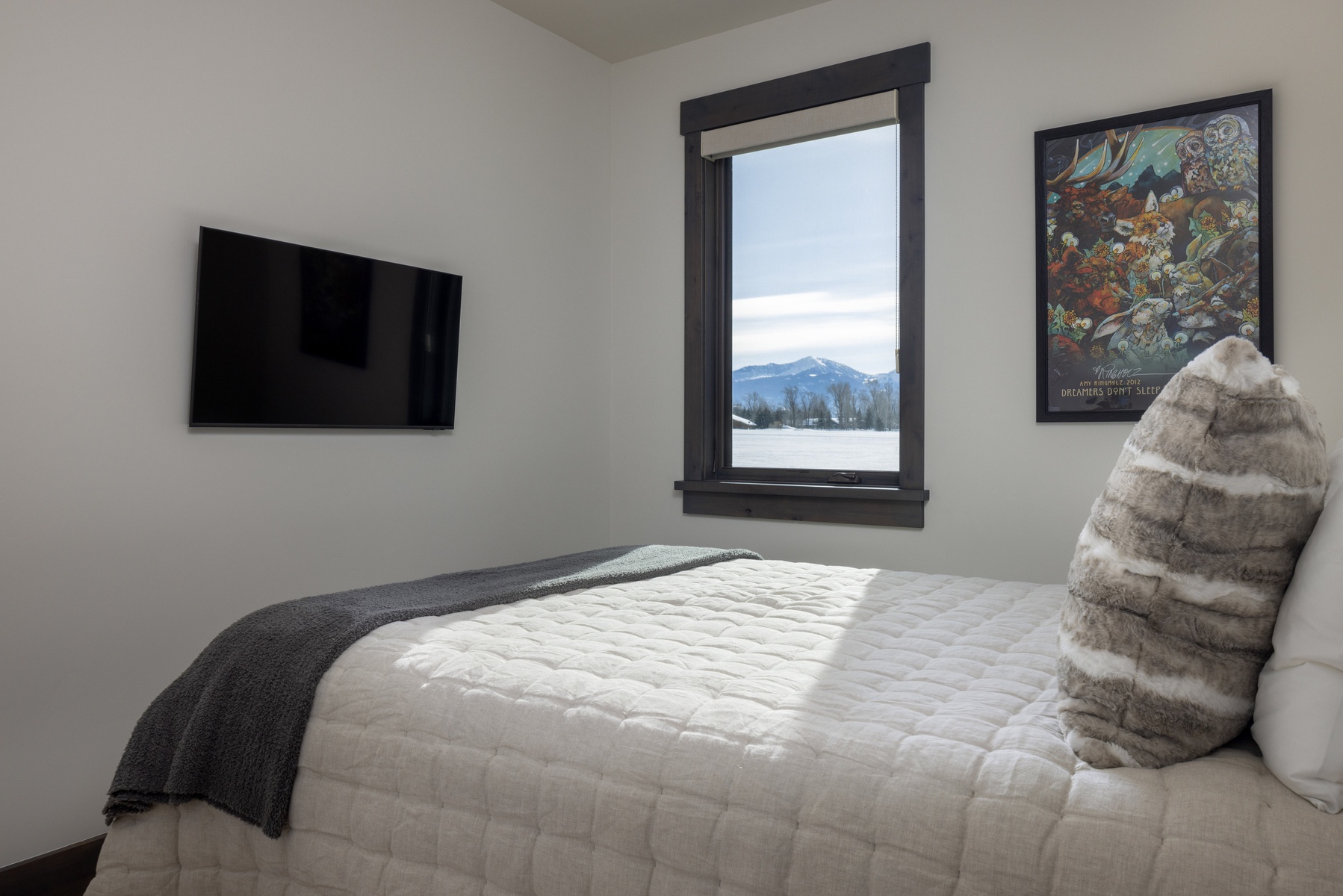13-mountain-serenity-guest-suite-one-alt