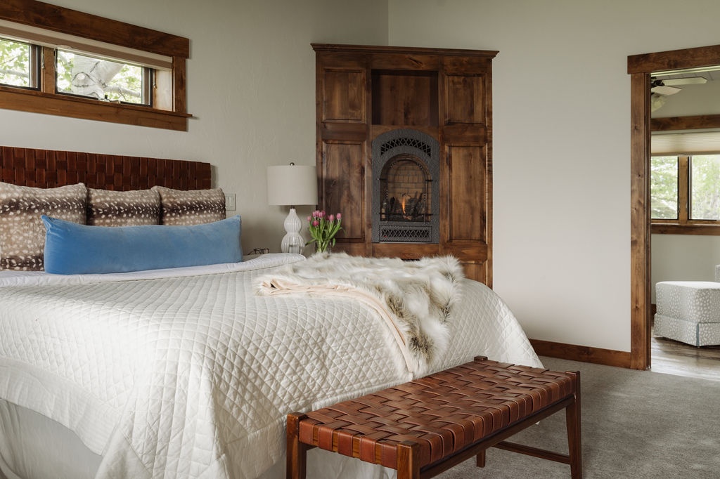 04-teton-refuge-primary-suite