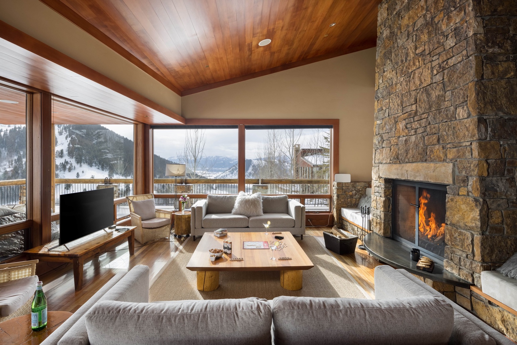 03-the-lookout-great-room-fireplace