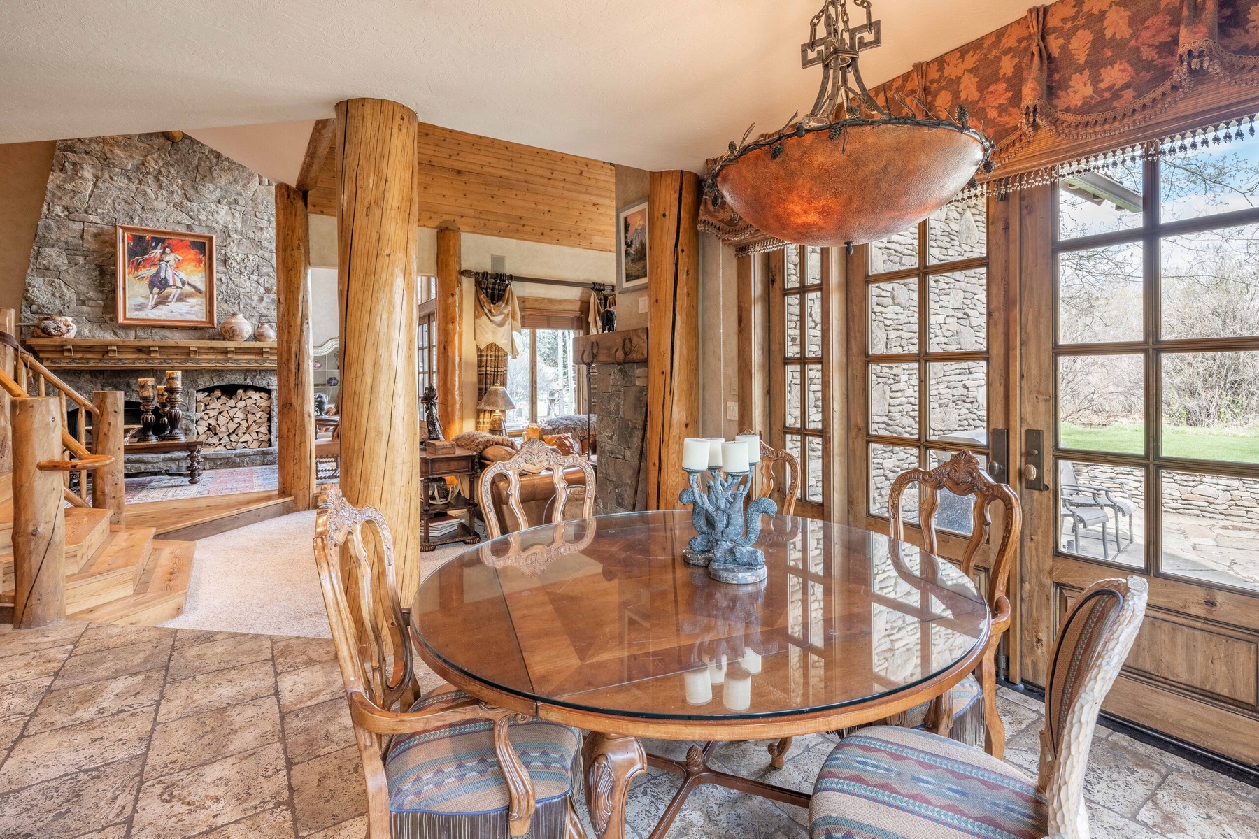 08-shoshone-lodge-casual-dining