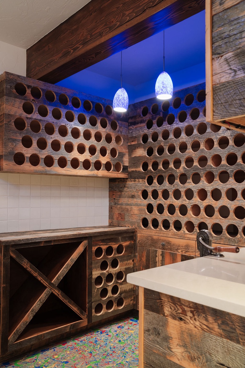 10-teton-refuge-wet-bar-wine-room