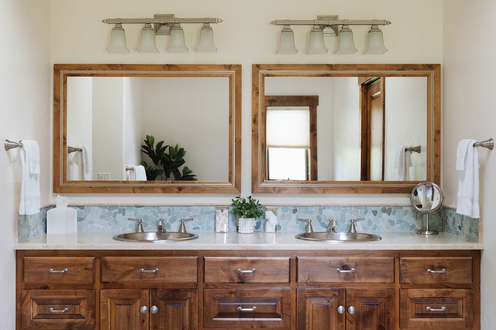 12-teton-refuge-primary-bath-dual-vanity