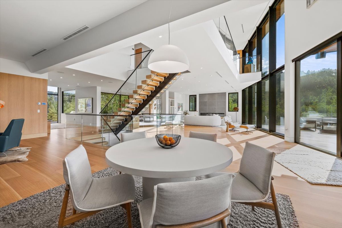 081-505 W Saddle Butte Way-34