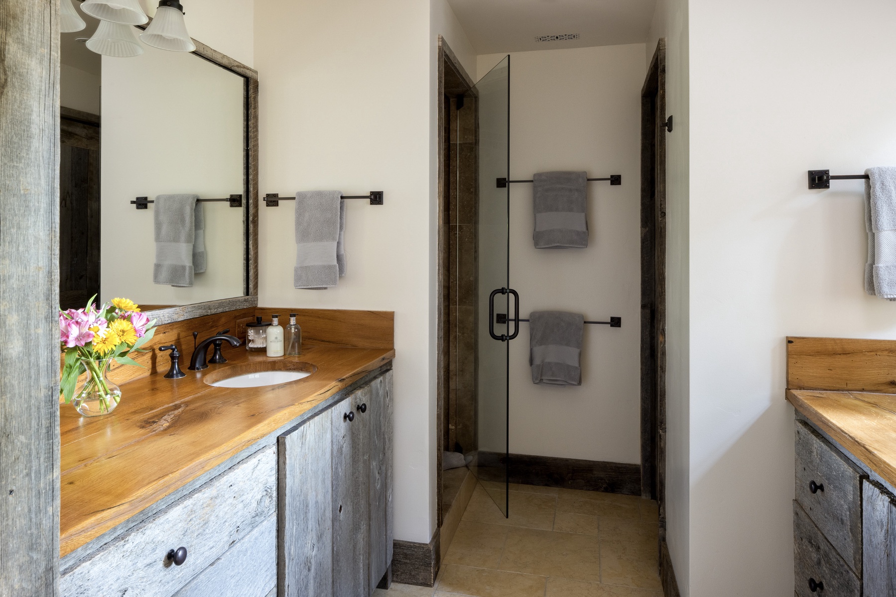 3-20240830LRPhoto_web_3