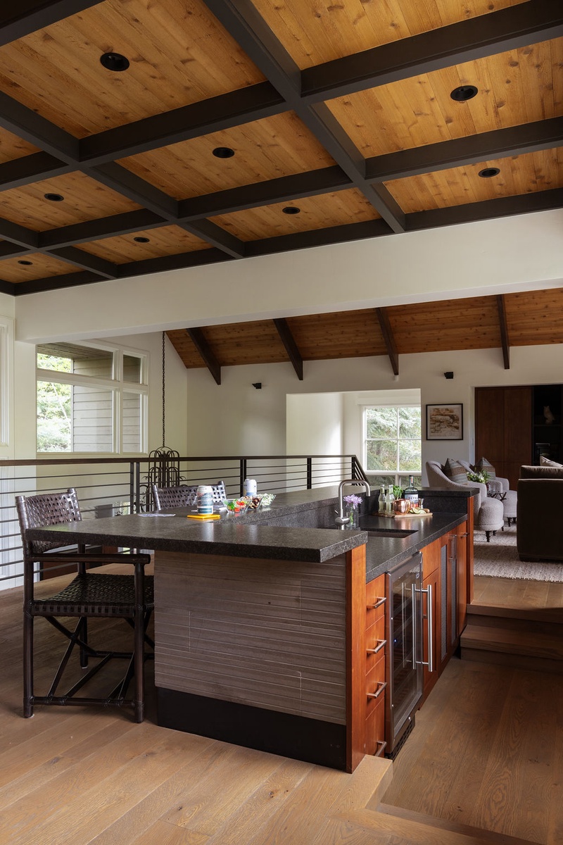 03-arrowleaf-lodge-chefs-kitchen-island