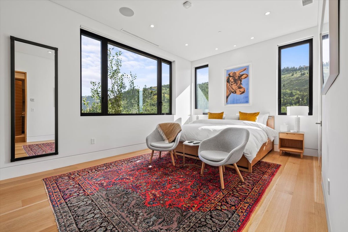 063-505 W Saddle Butte Way-52