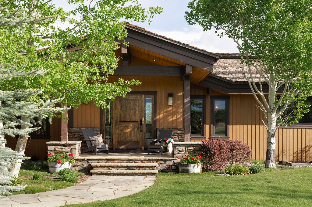 01-teton-refuge-exterior-front