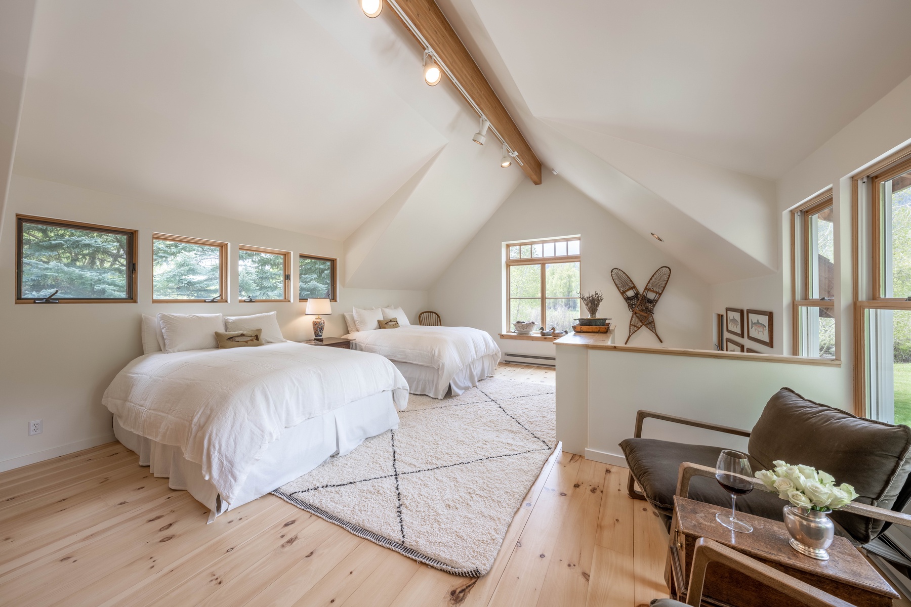 08-fish-creek-retreat-trout-cabin-bedroom