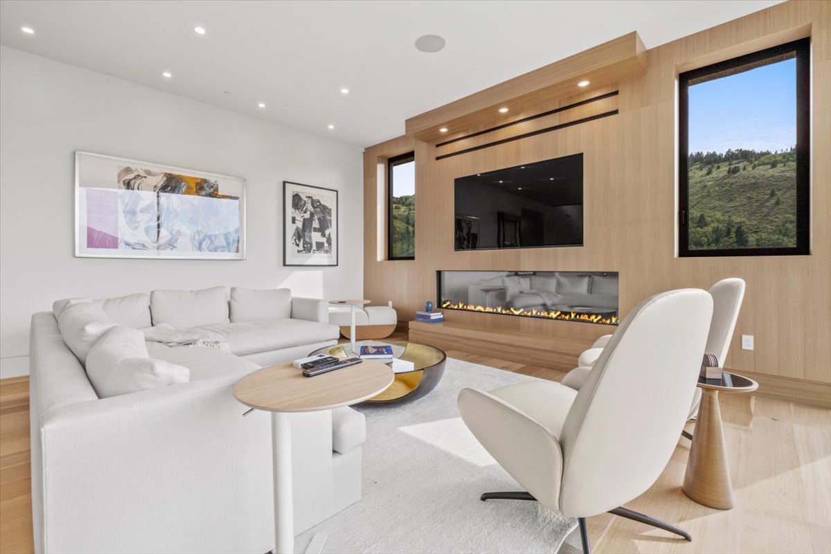 074-505 W Saddle Butte Way-41