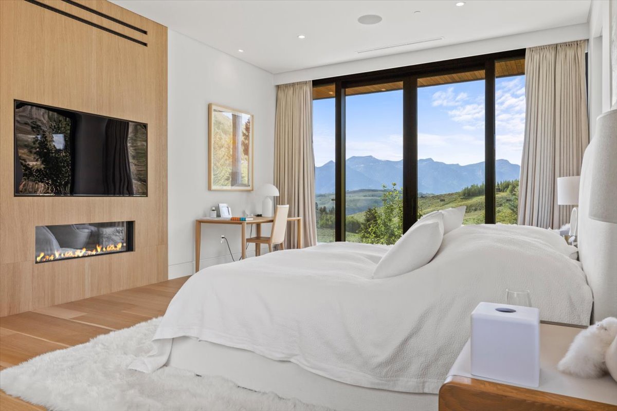 059-505 W Saddle Butte Way-56