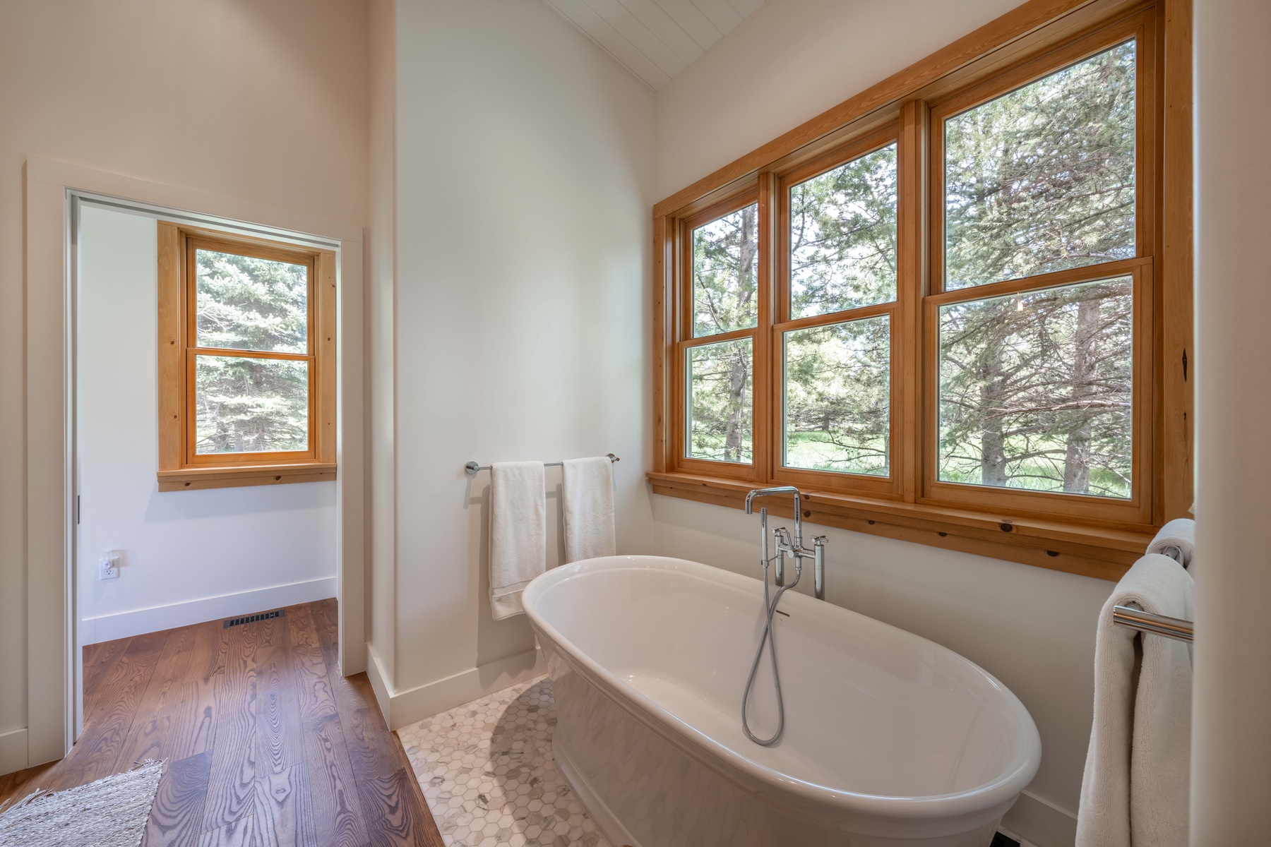 fish-creek-retreat-wellness-primary-soaking-tub