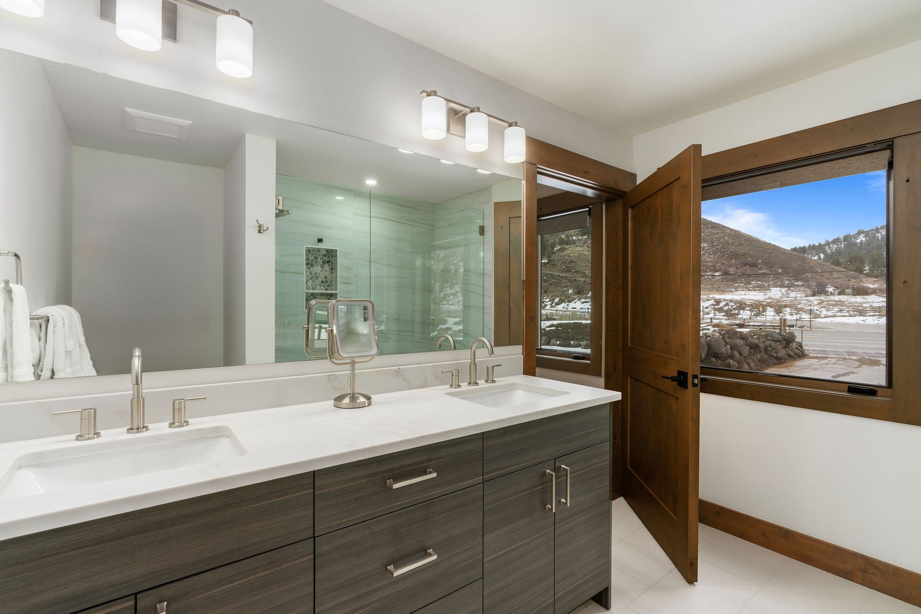 09-the-cottonwoods-primary-bath-dual-vanity