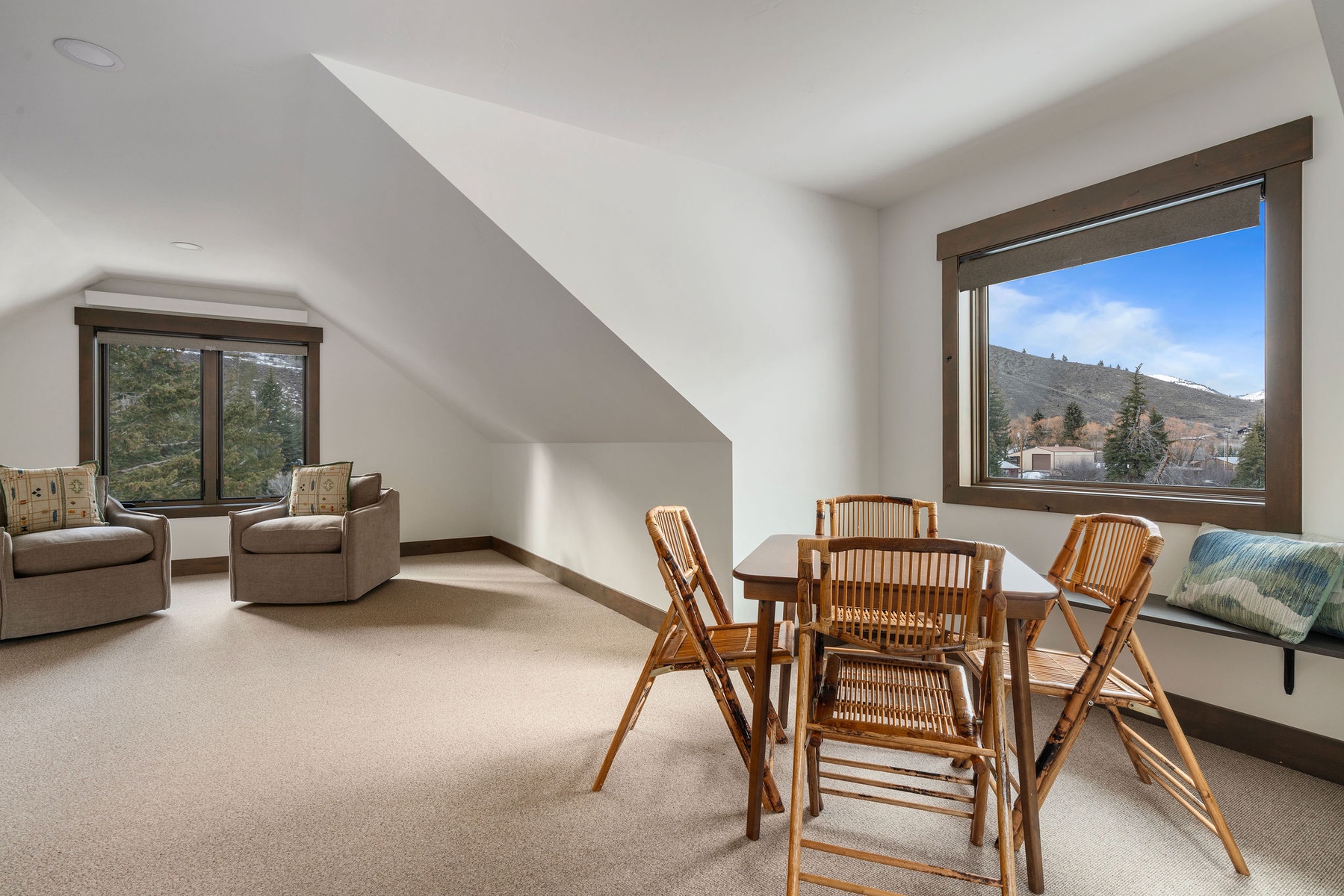 11-the-cottonwoods-overlook-lounge